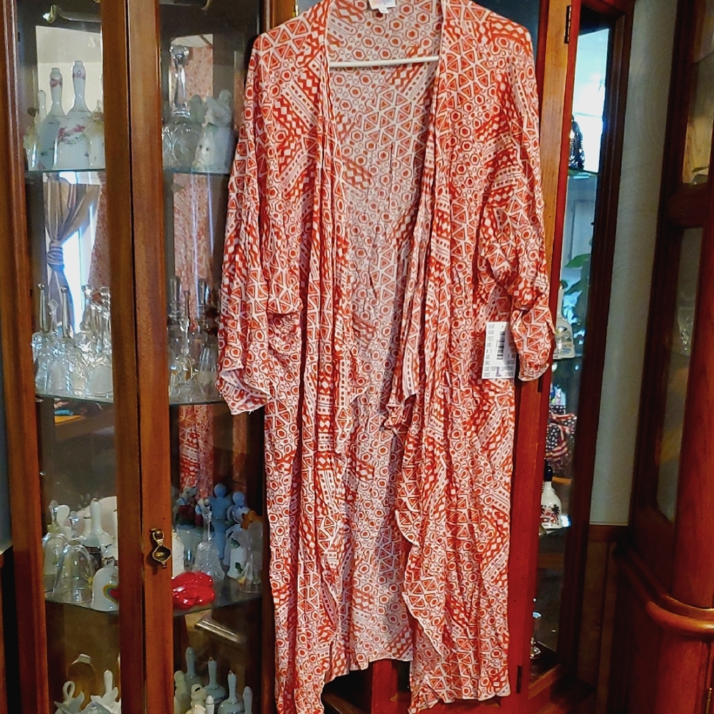 SOLD!! (CH) NWT LuLaRoe Shirley Orange & White Geometric Kimono